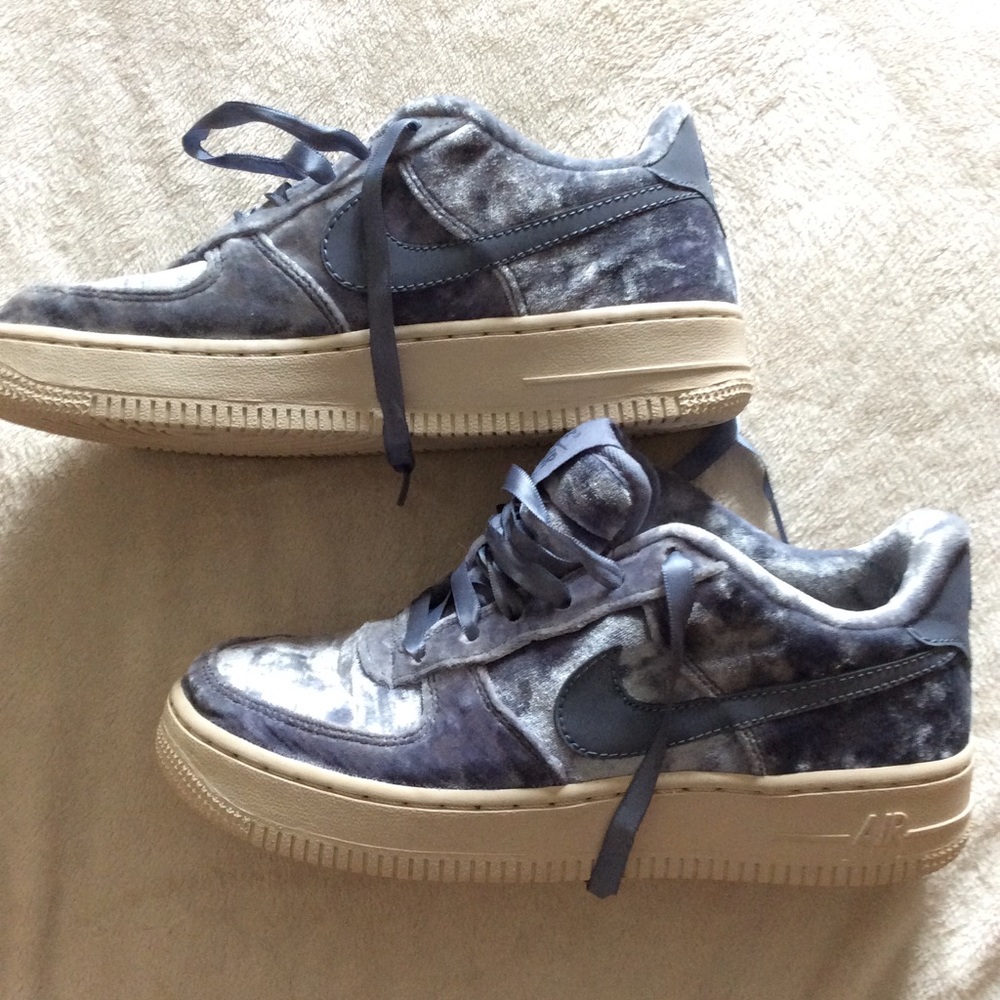 Air Force 1 LV8 GS 'Dark Sky Blue'